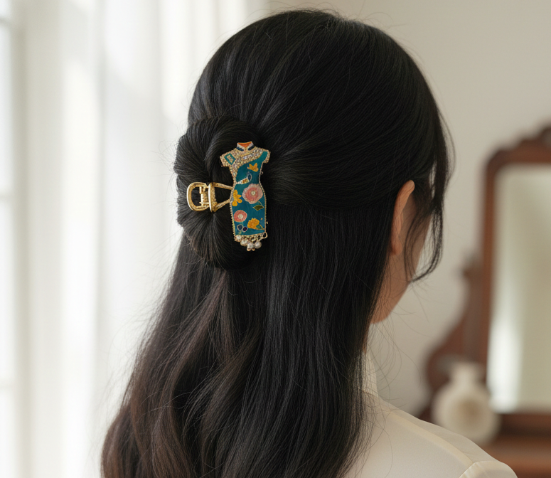 Traditional Chinese Dress Motif Hair Clip
