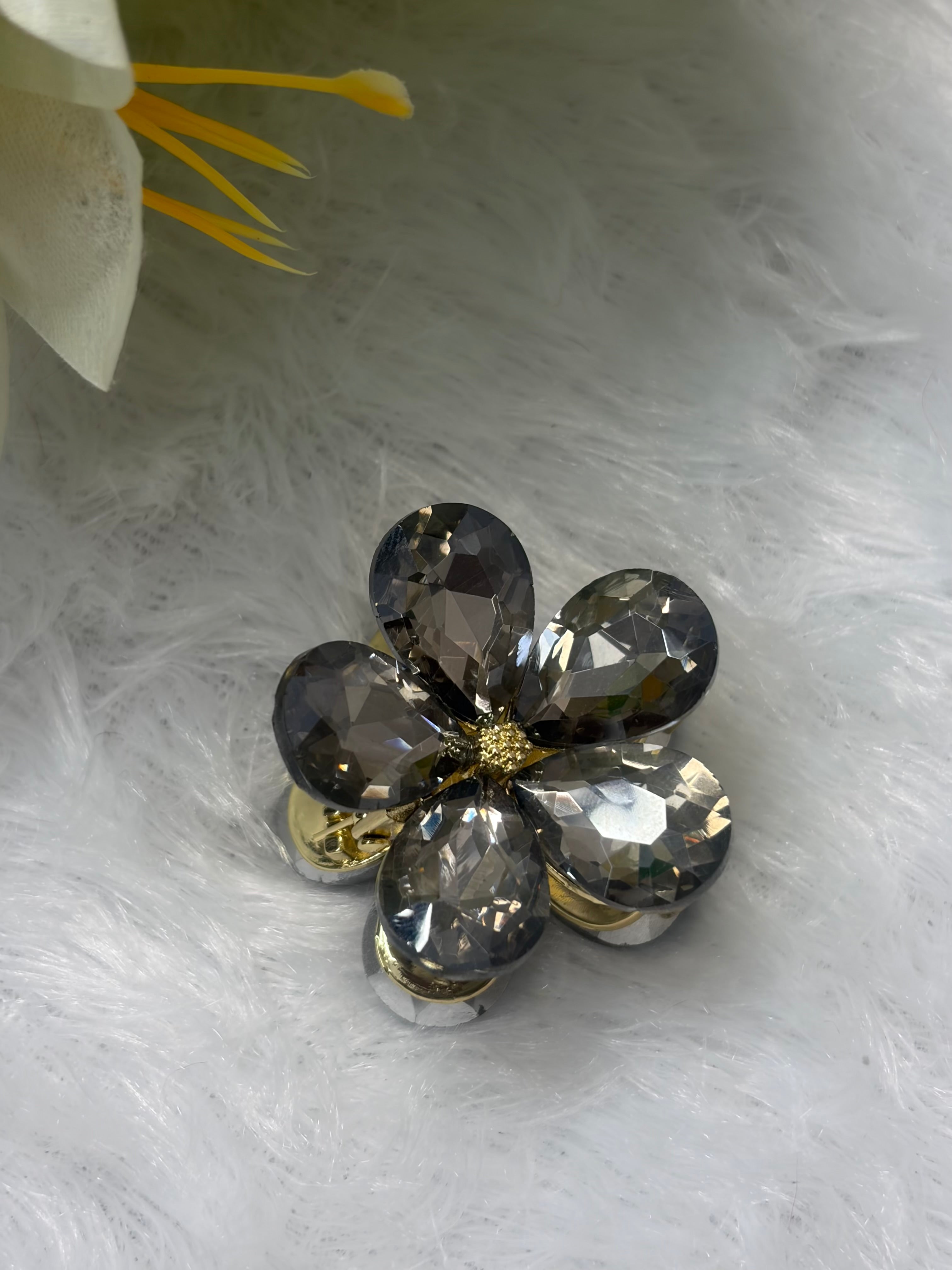 Sparkling Rhinestone Floral Hair Clutcher(Gold/Silver Finish)