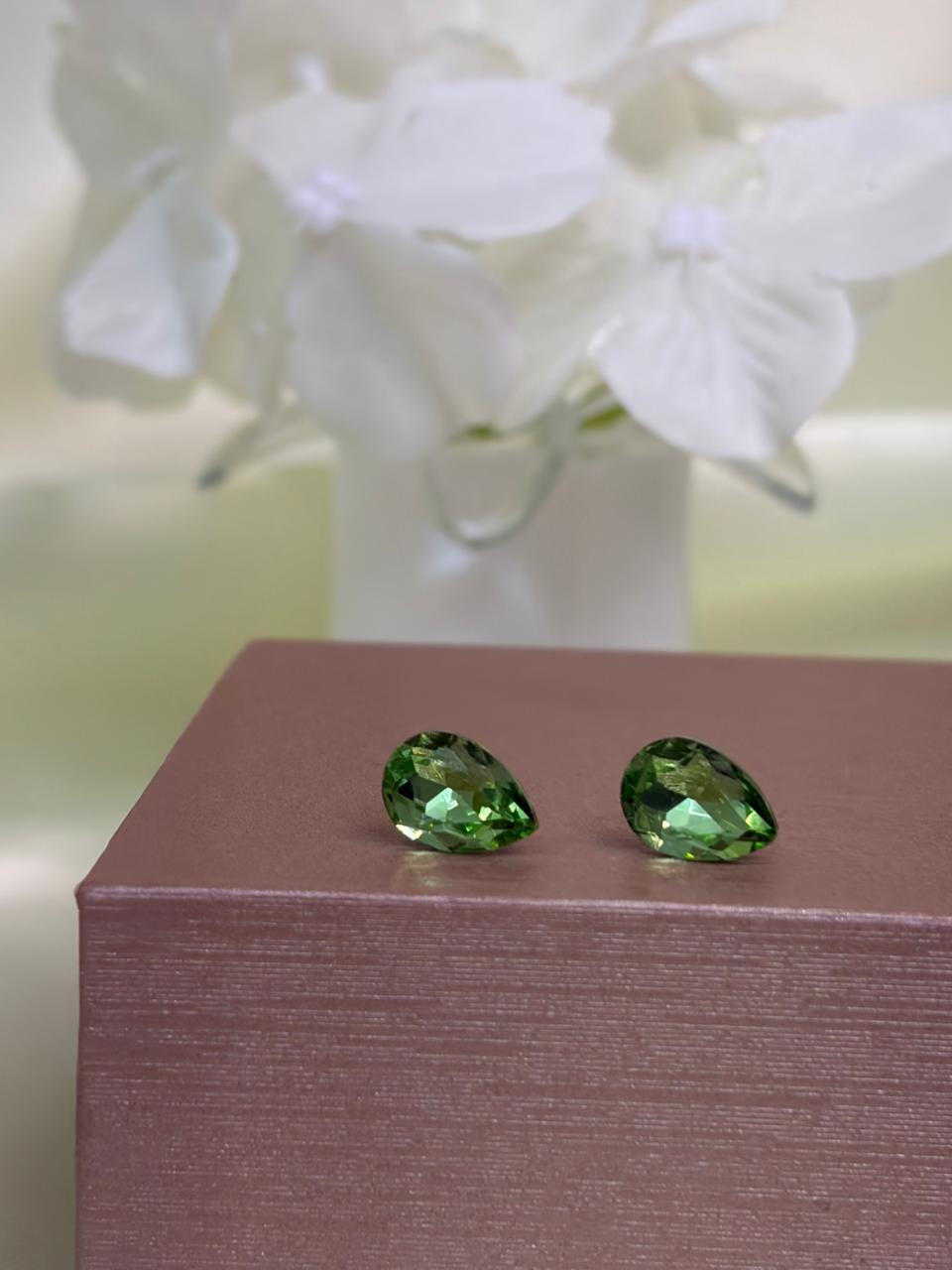 Classic Teardrop Solitaire Studs