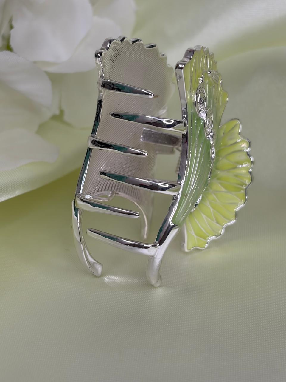 Elegant Metal Leaf Hair Clutcher