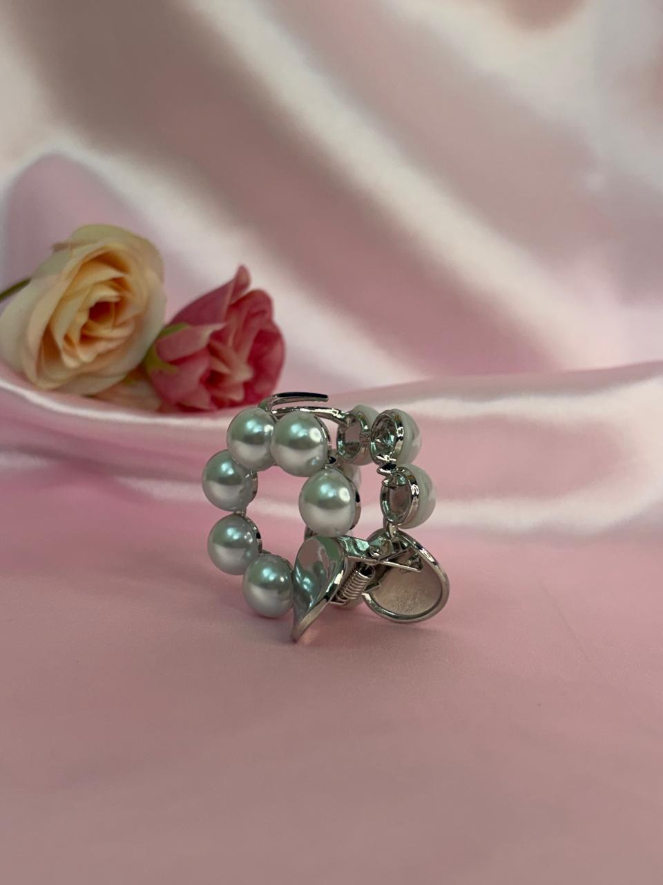 Pearl Circle Hair Claw