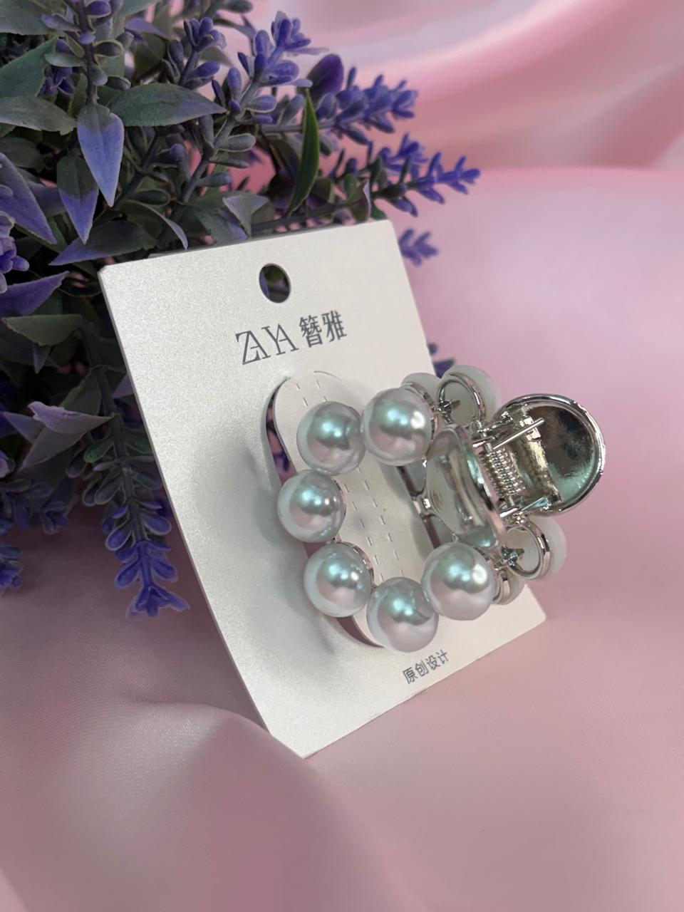 Pearl Circle Hair Claw