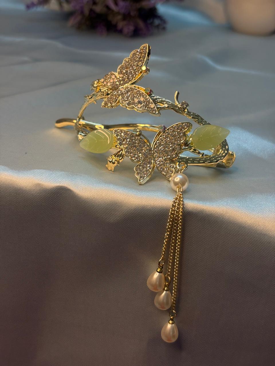 Floral pearl snap hair clip